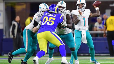 Game Recap: Dolphins Prevent Rams From Reaching End Zone .